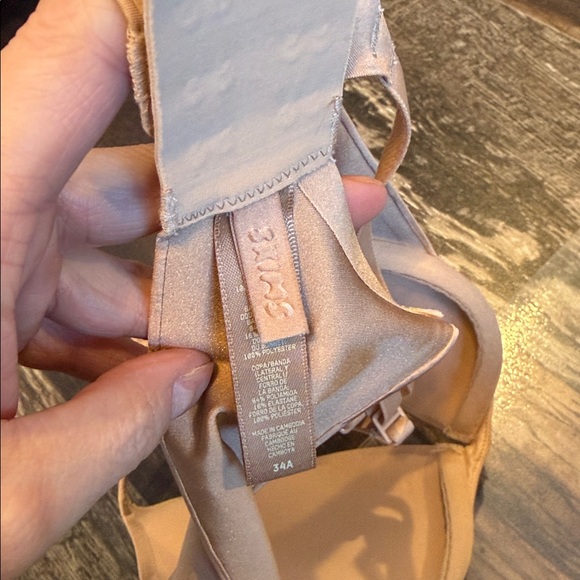 Skims Teardrop Pushup Bra - Picture 2 of 4